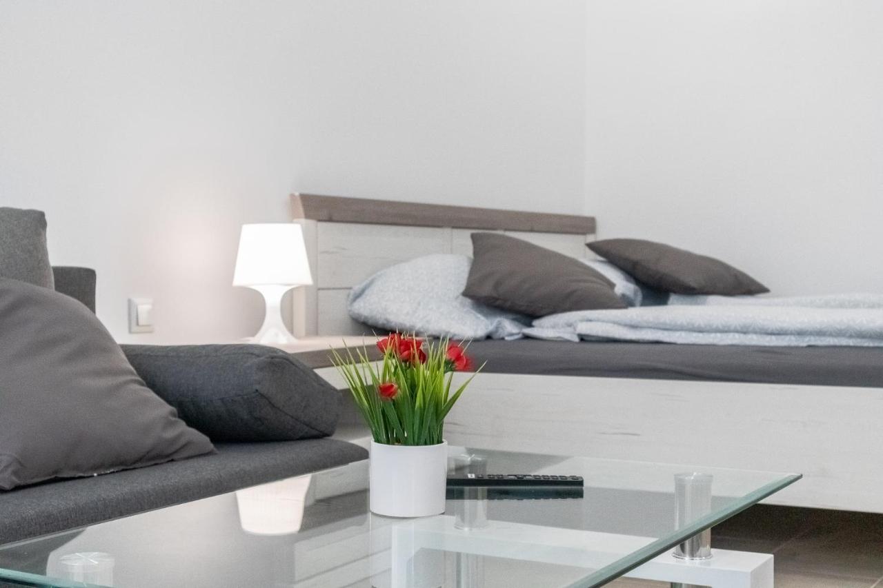 9 Min From City Center - Beautiful Studio Near U1 Reumannplatz Viena Exterior foto